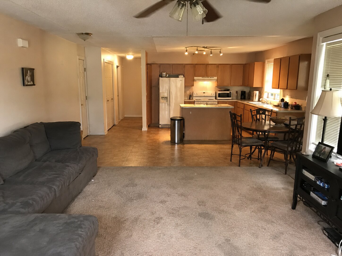 Living room and kitchen before remodel
