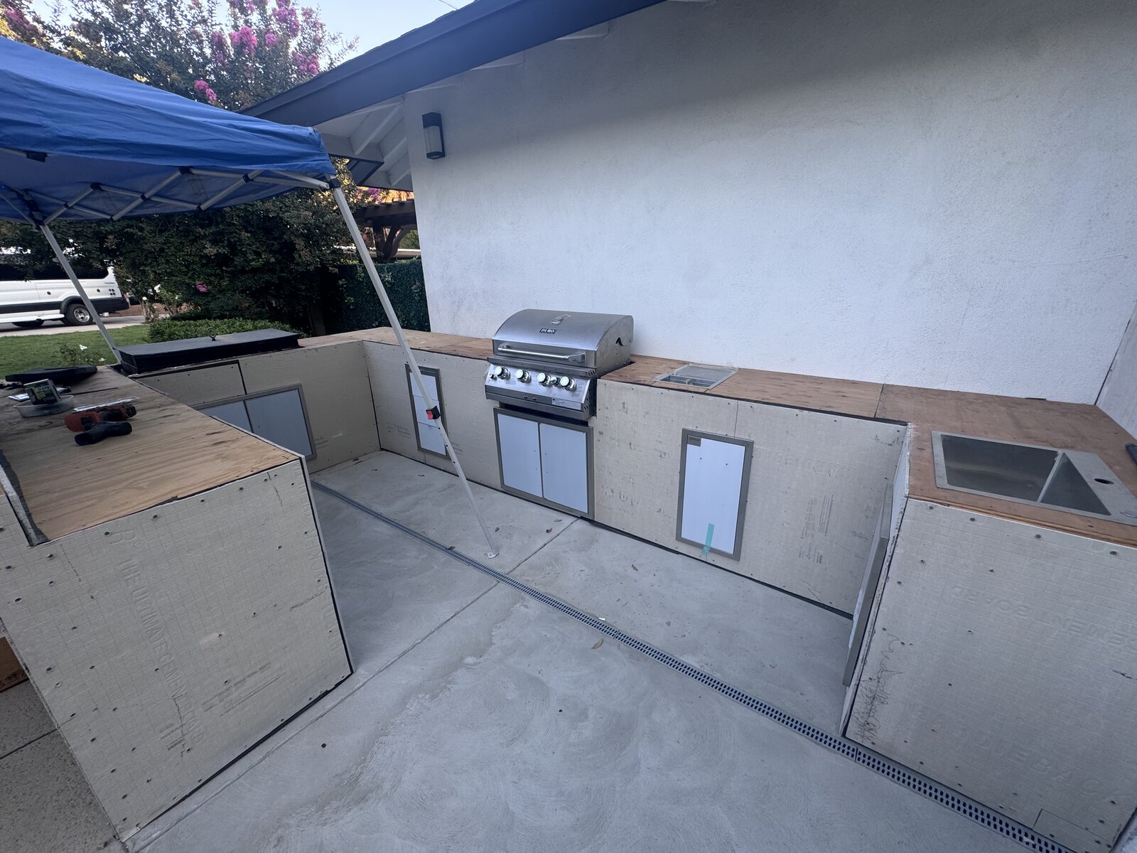 Outdoor kitchen build